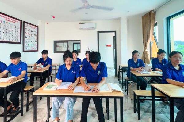 Hình ảnh lớp học tại trung tâm The Thony Group