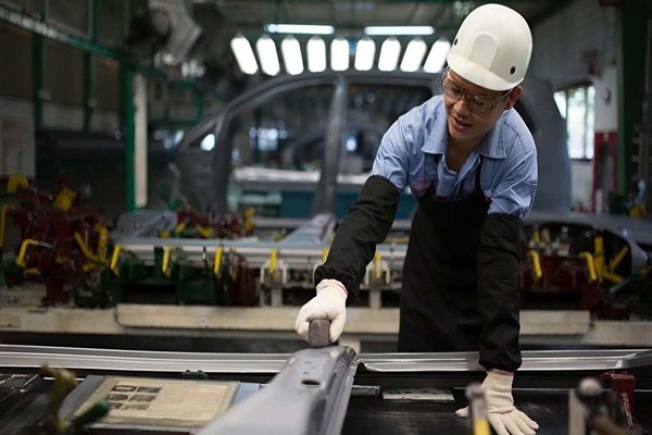 Công việc chính của đơn sản xuất linh kiện ô tô